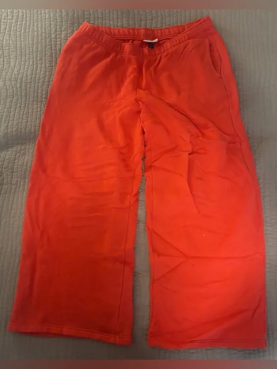 Universal Thread Bright Red Sweatpants - Picture 1 of 2